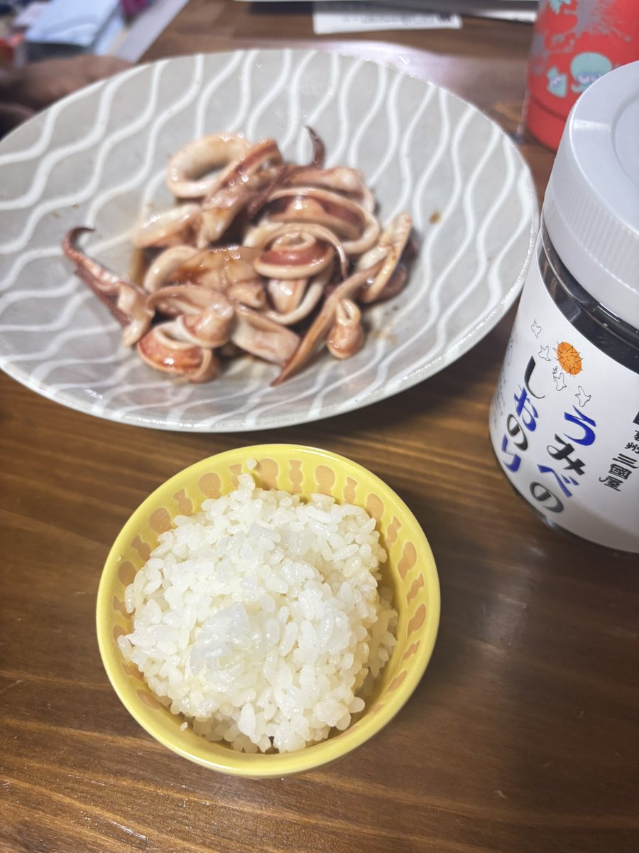 rosebharalmare's tweet photo. まれいか焼きではご飯食べられないんだけど、べじは余裕らしい
味ついてるものならなんでもご飯イケるって！
ほんとに！？
ご飯に合わないおかずおしえて！ https://t.co/HdPAGV3mJJ