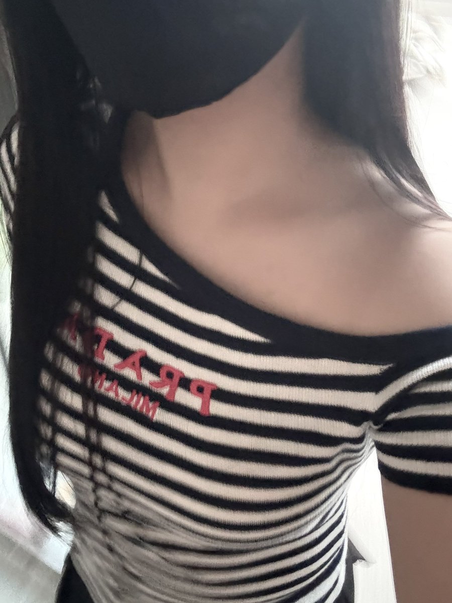 Boyoiyoi2gr's tweet photo. 已经有秋天的感觉了 晚上凉凉的 有种莫名其妙的幸福感🐰 https://t.co/9P4LOflhcQ