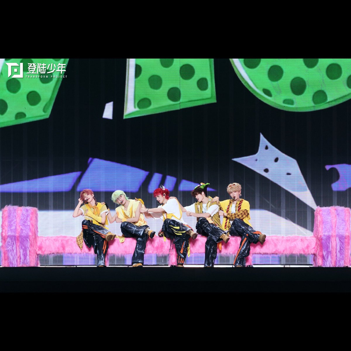 TOPTHAIFANS tweet picture