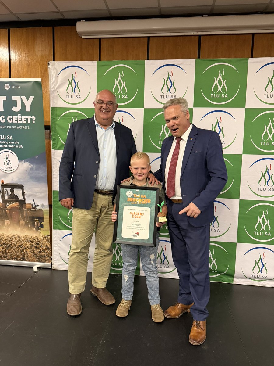 TheoDJager's tweet photo. n Woelgees van n seun! Jurgens Koen (9) is as @sa_tlu se Jeugboer 2026 aangewys. Hy het n florerende komposbesigheid begin en is n bobaas bemarker. As minister @willieaucamp1 in n bakkie gekom het, sou hy n paar sakke gekoop het! https://t.co/GIAzvOz6f7