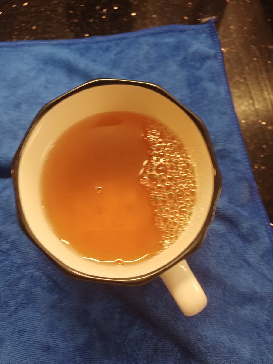 SPAD3LOVER's tweet photo. Taking hotlines right noe BIT heres a picture of apple juice i took before I left home https://t.co/tsCvofh5XT