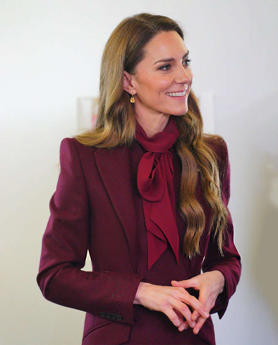 HRHPWales's tweet photo. The Princess of Wales 🤩🤍 https://t.co/xhFFZNNGCB