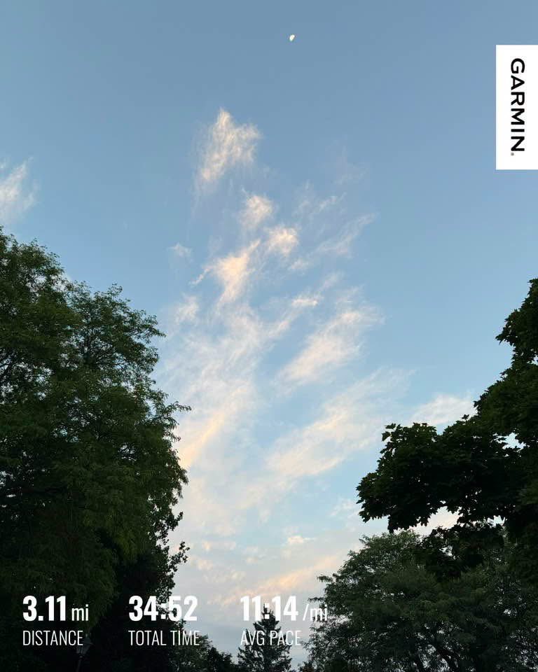 kc_run_coach's tweet photo. We had a nasty storm come through last night. Thankfully no damage to our home! Cleared up for a humid run this morning! Iβm so ready for my long weekend! π
#running #morningmiles #thursdayrun #medalchasers https://t.co/Y2GvnPyr8N