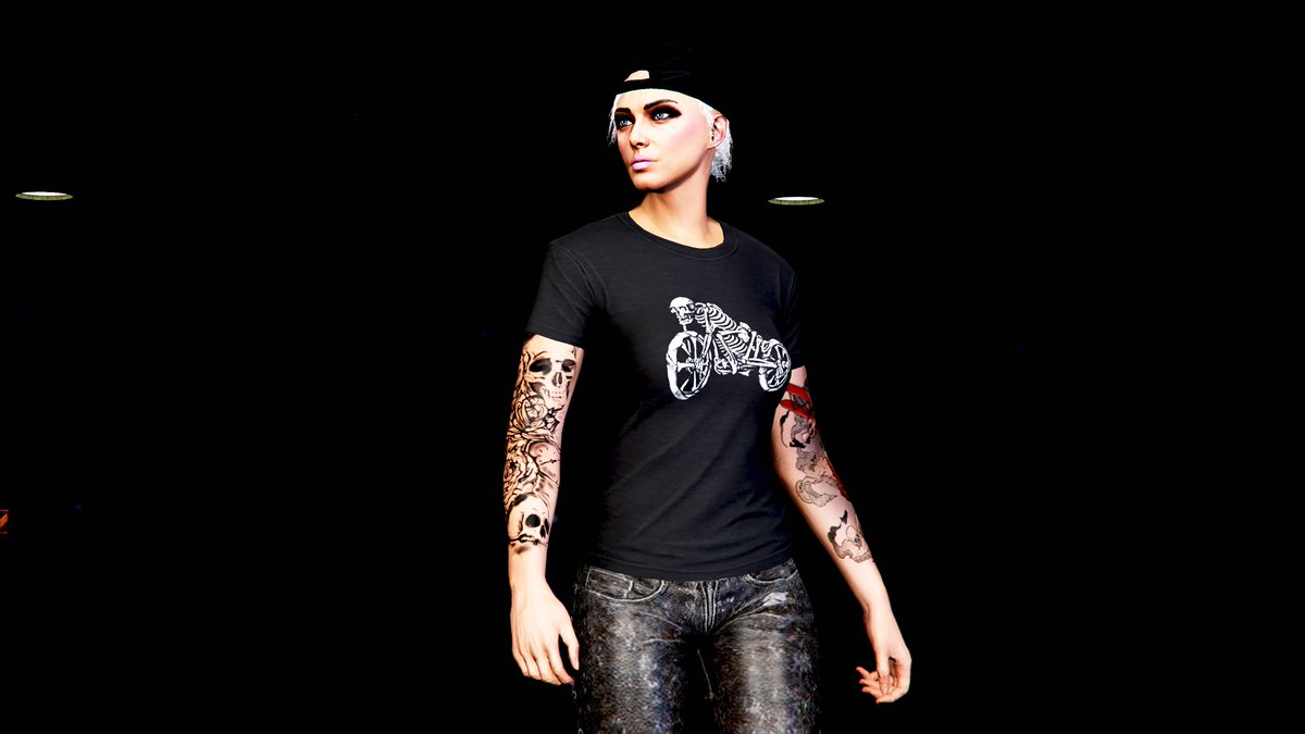 OhhCurly__'s tweet photo. 🤍🖤🏍️🔥 Ride or Die Tee 🤍🖤🏍️🔥

@RockstarGames ⭐️
#GTAOnline #VGPUnite #VirtualPhotography #GTA5
#Curlistan #CurlysColection #PS5 #B1GMATIC
#SantaMuerteGang #GTAVSnapmatic #SnapmaticArt
#ARTEsnapmatic #VPRT #RockstarGames https://t.co/g3NjXGHQMu