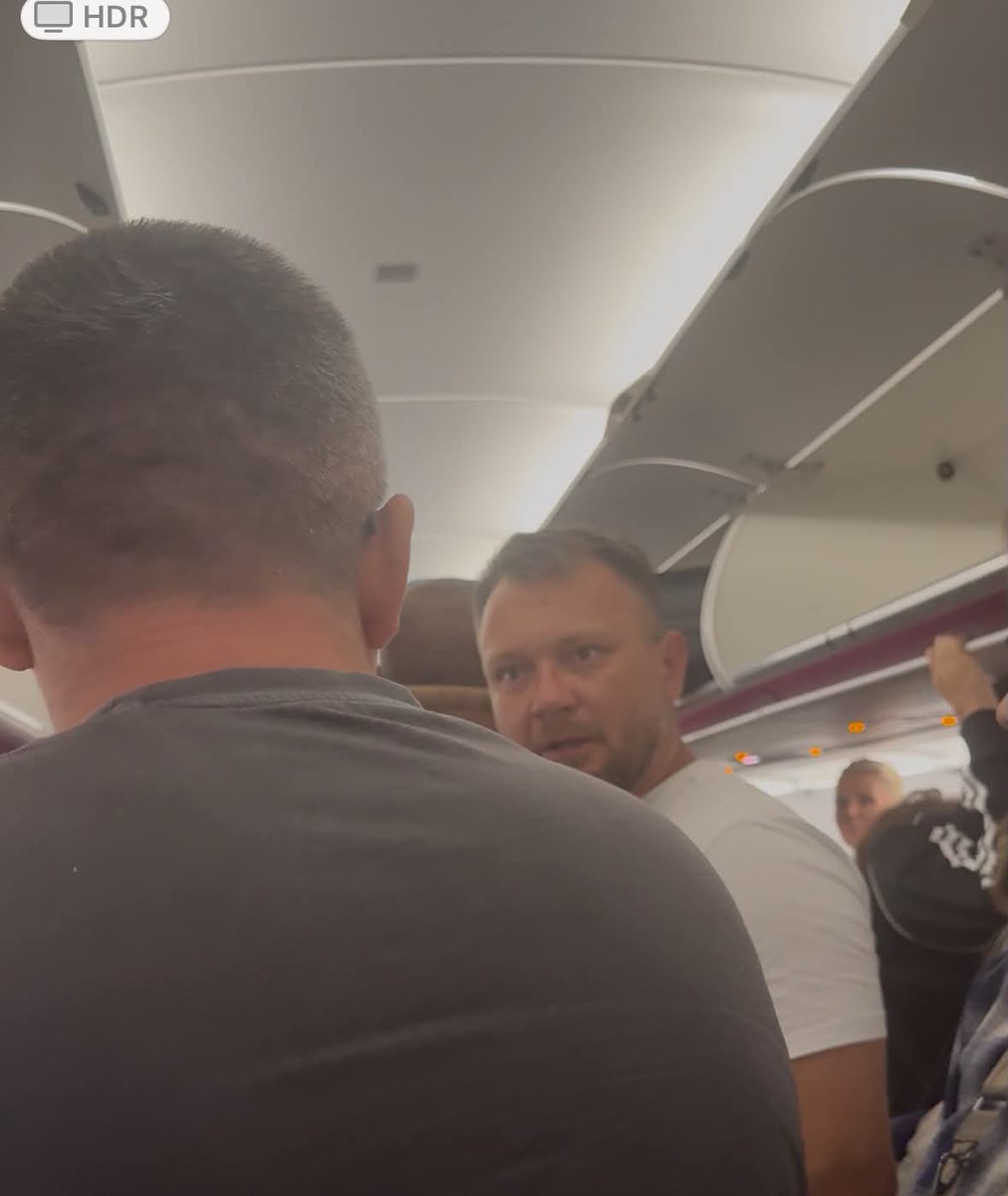 mateusz_rybak1's tweet photo. Agresor chce być sławny.
Nie odbierzemy mu tego, prawda?
Działamy! https://t.co/ndgMHpgcnJ