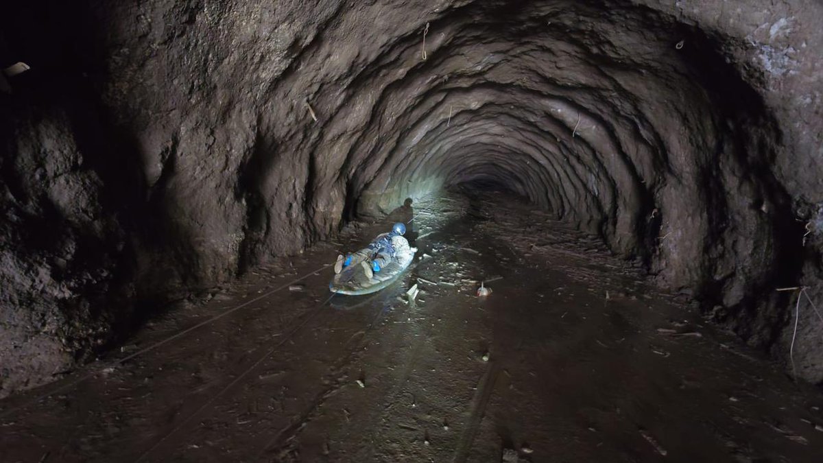 navsri6619's tweet photo. Visited our technical team now stationed in Syabrubesi  near Chilime. They continue their operations in excavating Chilime power house tunnel for rescue operations. The Indian technical team working alongside Nepali Army has already explored 100 metres inside the tunnel using specialized equipment. They plan to bring in heavy equipment to further advance into the tunnel. Saw firsthand the difficult swamp like ground and challenging terrain in which our and Nepali teams are making progress.  Even though the conditions are tough but both Indian and Nepali teams continue their work undettered
🇮🇳🤝🇳🇵
@MEAIndia @IndiaInNepal @NepaliArmyHQ @DDNewslive @PIB_India @MofaNepal