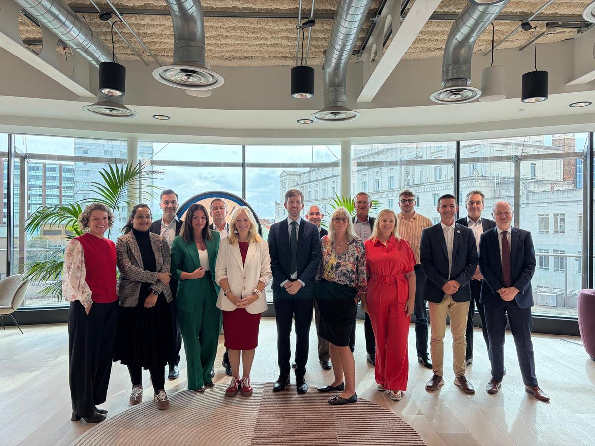 dantomlinsonmp's tweet photo. That was great. Thanks to the Mayor of West Yorkshire, the Deputy Leader of Leeds Council, and leaders from: Radar Healthcare, Sheffield Forgemasters, Jaguar Land Rover, Lloyds Banking Group, Produmax, Industrial Strategy Advisory Council, Aegis Energy, Channel 4, Media City, OxCam Supercluster, The Data City and Hydr, for a really productive conversation. Lots of ideas and actions to take back with me to HMT and No10 North.
