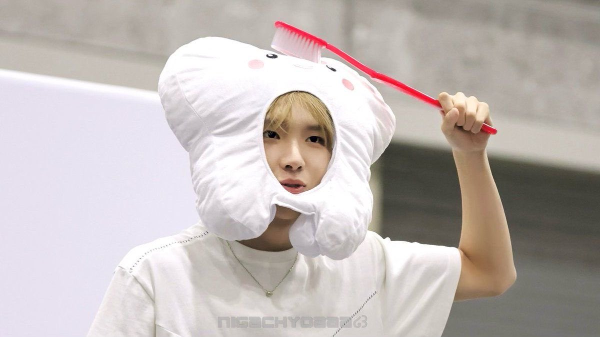 wouhack's tweet photo. 이를 닦자 운치운치 https://t.co/UQ4ZoHD0e5