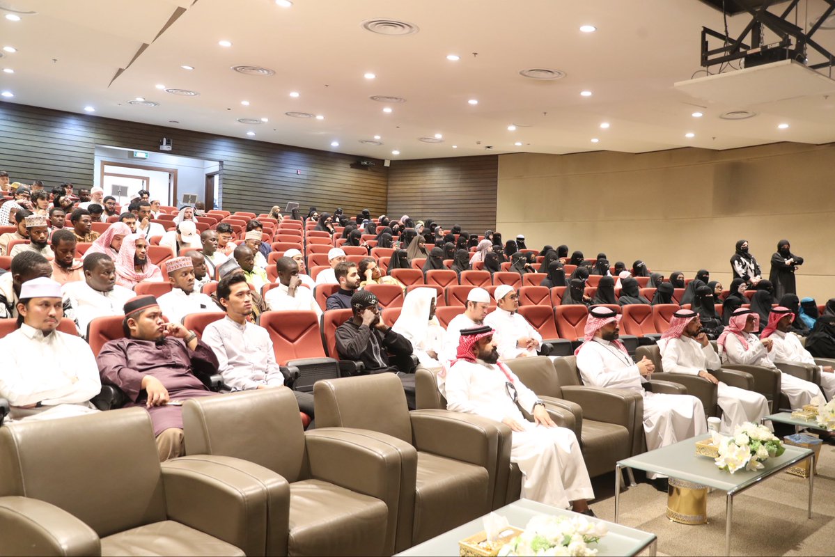 taibahu's tweet photo. #جامعة_طيبة تقيم اللقاء 
التعريفي للطلبة الدوليين المستجدين
للتعريف بالجامعة وأنظمتها وخدماتها
وتهيئتهم لبدء مسيرتهم الأكاديمية
واستعراض أوجه الدعم والتمكين المقدمة لهم خلال دراستهم. https://t.co/x1dcBcwvEl