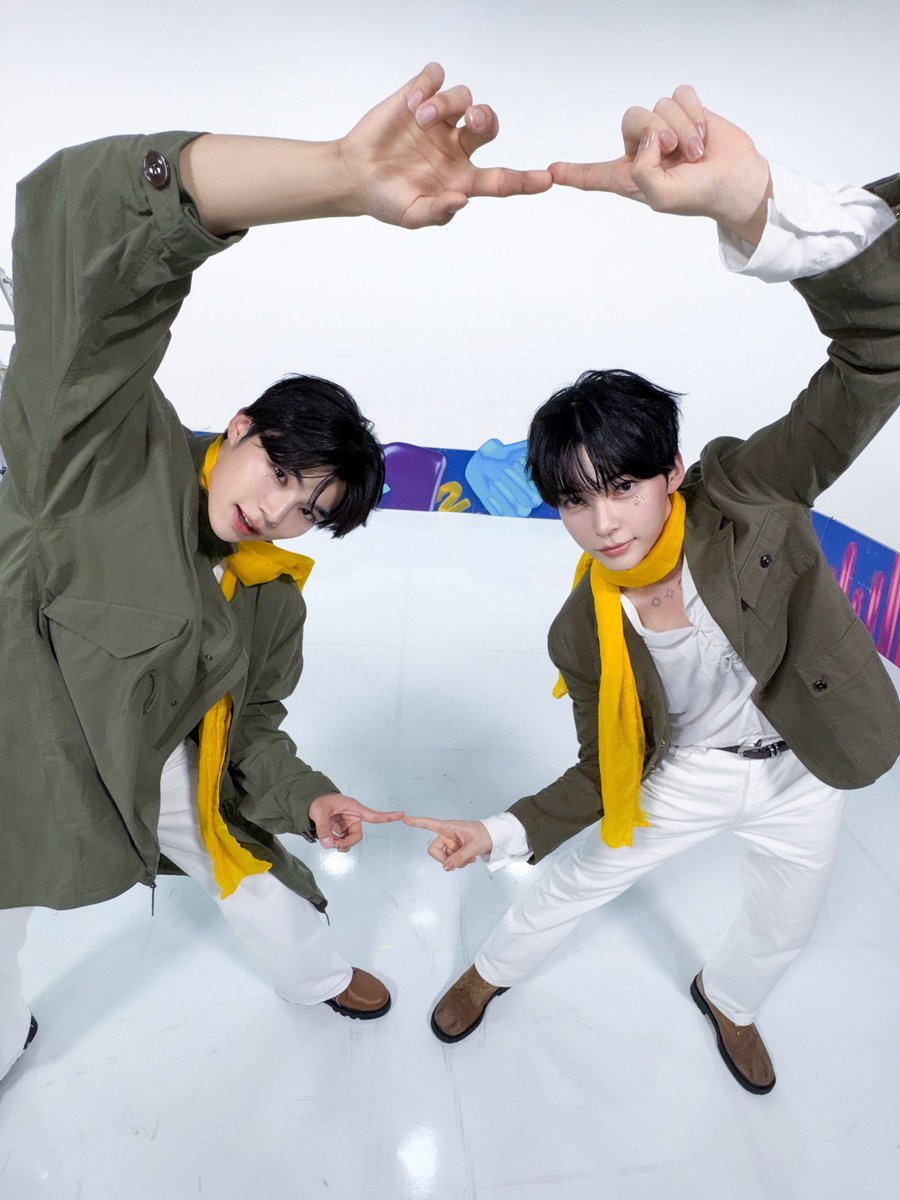 sunghanbian's tweet photo. It feels so good to be back on M COUNTDOWN as an MC after such a long time! This time, I got to join Gunwook as a special MC. It feels like just yesterday I was the one hosting, and now I’m the guest instead. Am I doing a good job? https://t.co/MTkVOxayka