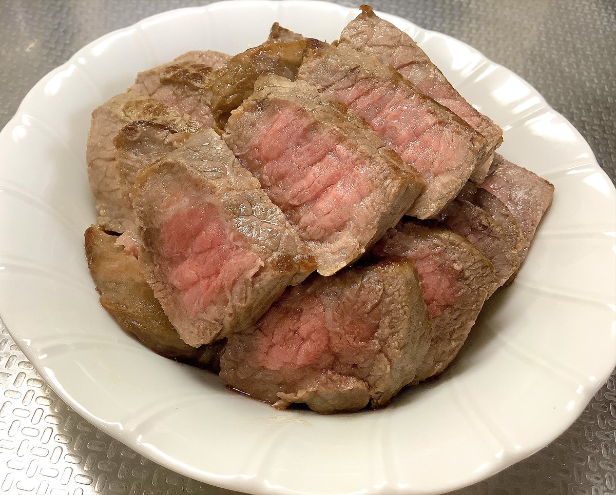 _kunimu_'s tweet photo. 久々にエッチなお肉焼いた、うまい https://t.co/TolCEsQVHI