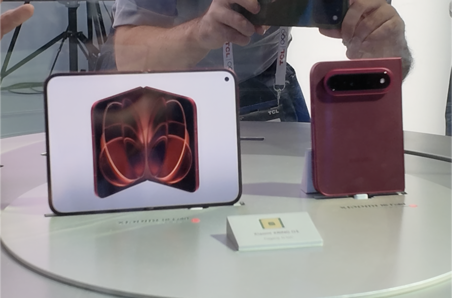 TechSpurtVideo's tweet photo. Xiaomi just announced its Samsung and Apple baiting squat-style foldable at #IFA2026, powered by Xiaomi's own XRING 03 chipset. Full specs on Sept 7! https://t.co/PRhyPSHhUN