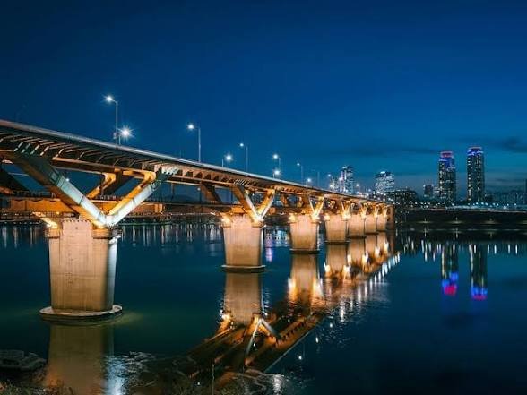 Raygx8v's tweet photo. INFO 🚨

Jimin excessive use of AI is causing  the Han river to go below it's normal water level and drying up https://t.co/6WZzuQnl0j