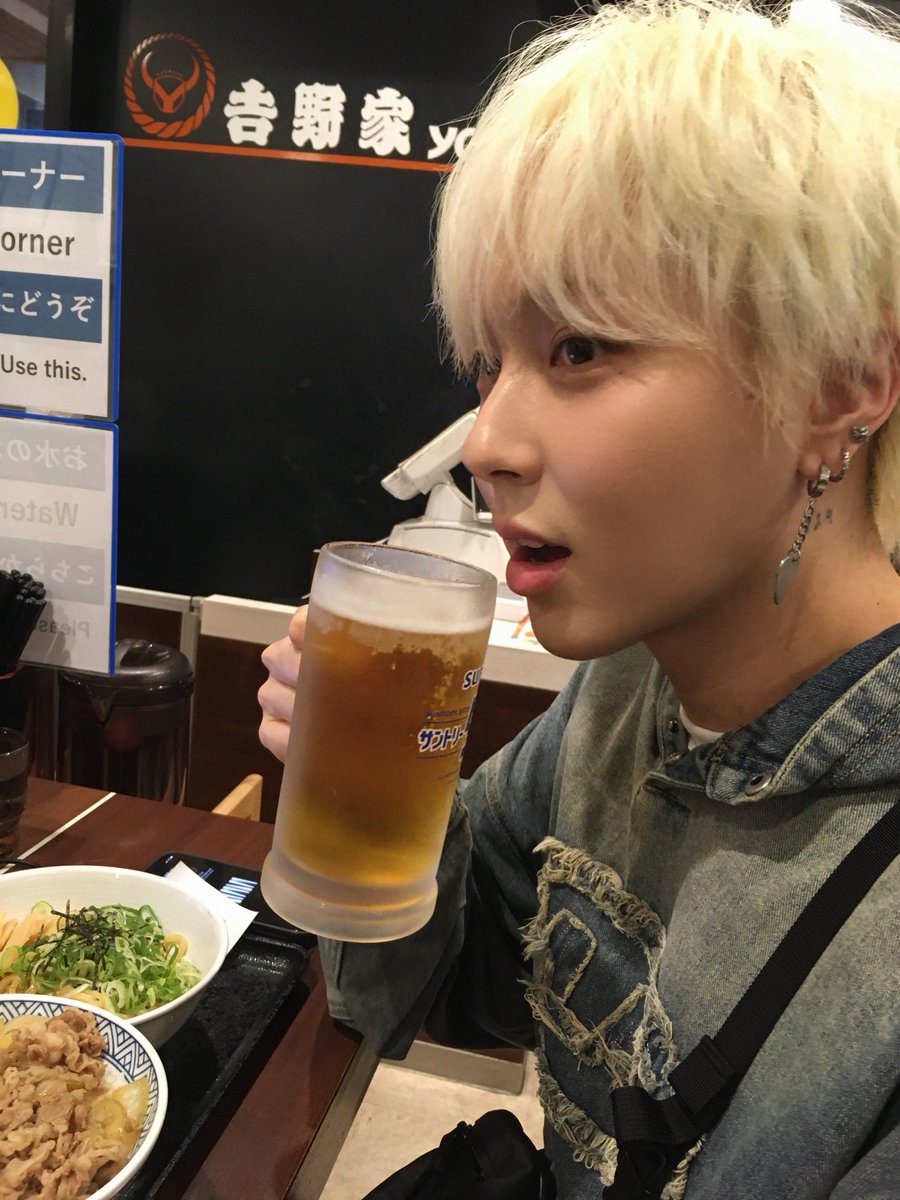 xnx1we's tweet photo. 이기욱 너 지금 5개월 지났다고. https://t.co/N5x10YdMb1