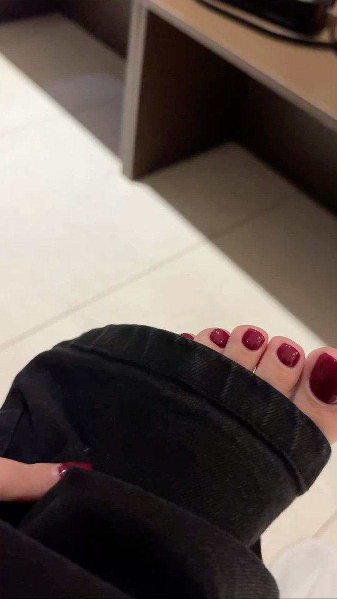 rooiiriiiur's tweet photo. احلى شي لما مناكيري تطلع مرتبه اف💆🏻‍♀️ https://t.co/m9X1Vfa3P3