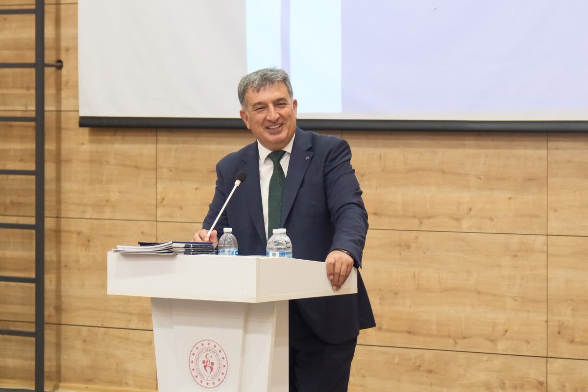 GSB_izmir's tweet photo. İl Müdürümüz başkanlığında; hizmet müdürleri, ilçe müdürleri, şube müdürleri, gençlik merkezi ve yurt müdürlerimizin katılımıyla yeni dönem öncesi değerlendirme ve istişare toplantısı gerçekleştirildi. https://t.co/xJ5IH6N7IC
