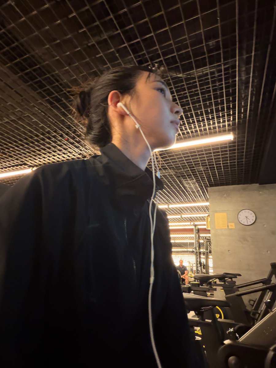tichadass's tweet photo. ชั้นเขินอะไรแบบนี้มากนะพูดตรงๆ https://t.co/UsVhEQILJR