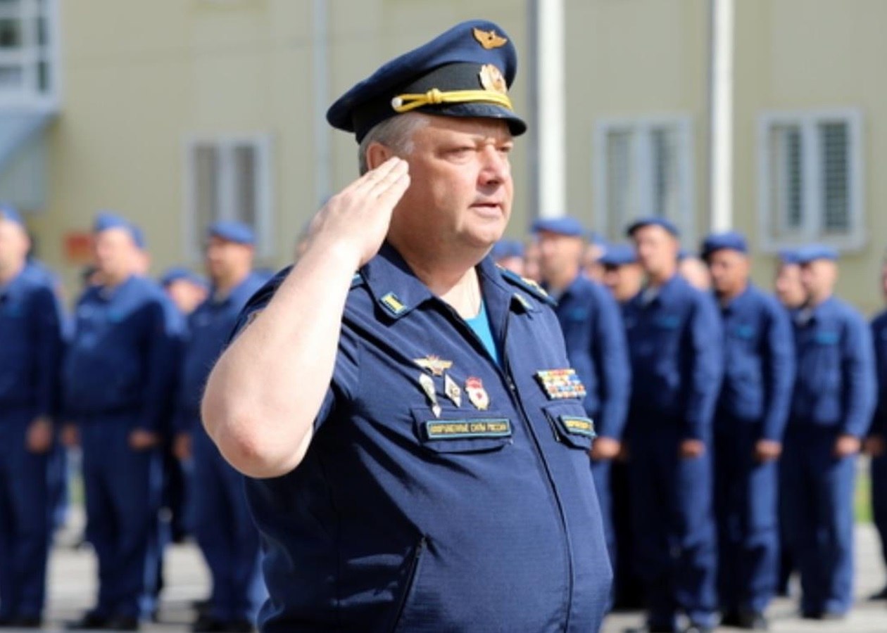 Sota News в X: „General, commander of long-range aviation division,  severely wounded in Saratov Oblast The assassination attempt took place in  the Saratov settlement of Probuzhdenie. A motorcyclist fired at least two