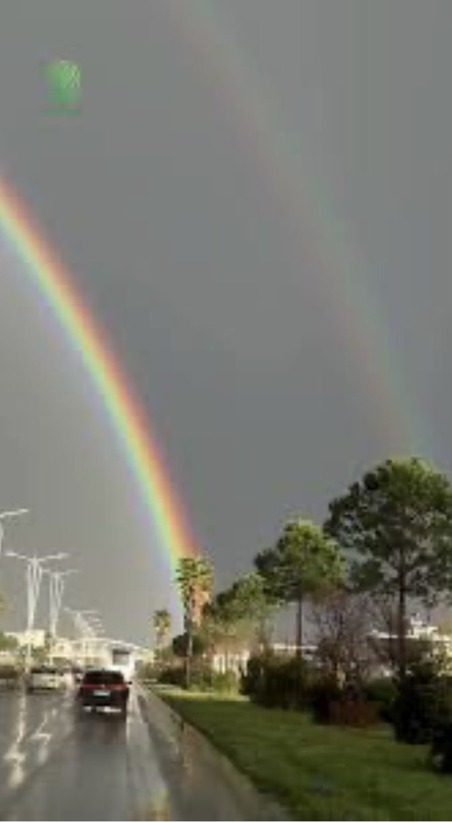alruwqih_511's tweet photo. لو انتِ / انت : 
ظاهره كونيه . ايش بتكون .!!؟ 

انا : قوس قزح 🌈 😁

☕️🫠 https://t.co/bOljdBwFlP
