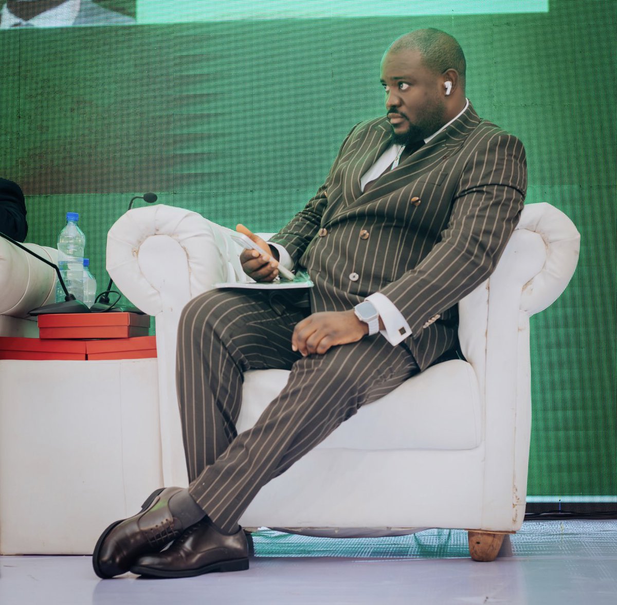 egi_nupe's tweet photo. I look like all those successful lawyers here. Money go fit me o😆

Thank you @CeeeChase for these beautiful pictures 📸 https://t.co/SRayFfBhQG