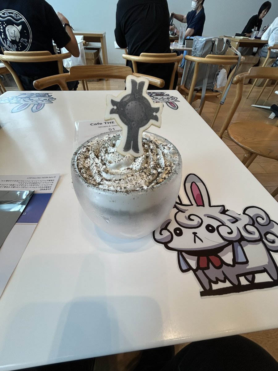 shien_CoC's tweet photo. 入場特典はカドックと酒呑童子だったー！
最近始めた新米マスターだから全部出てる時に駆け抜けて自分にとっては全部最近の記憶だけど、10年だもんな…すごいな…
ありがとう！

スチルのポストカードいっぱい買っちゃったよ！！ https://t.co/l3qKGg7Xhf