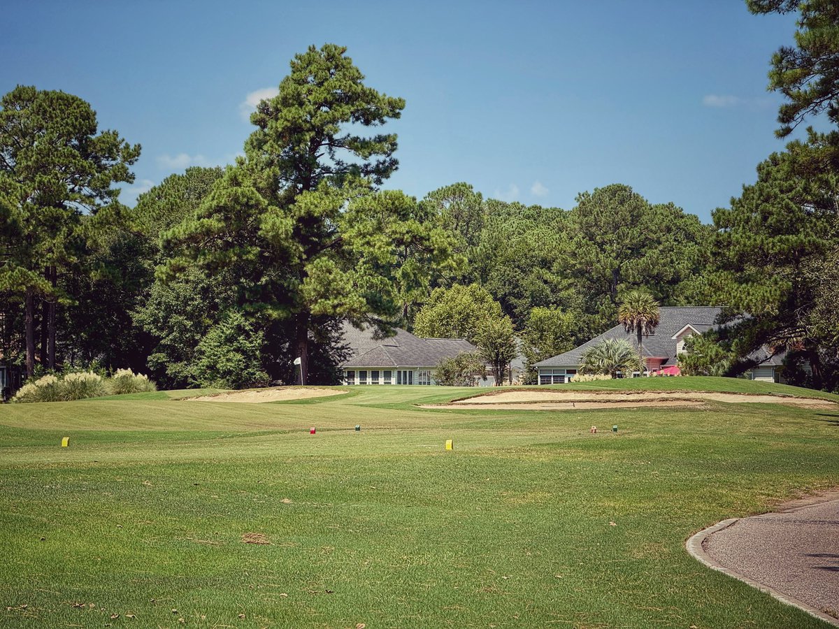 TimGavrich's tweet photo. RIVER CLUB
Pawleys Island, S.C.
Tom Jackson, 1985
$120

Slender corridors, beefy par 3s and just-convex-enough green complexes make this late-midcentury design sneaky and tricky. The property has a lived-in charm, like visiting your grandparents. Greens due for resurfacing soon. https://t.co/cHVG28Iie1