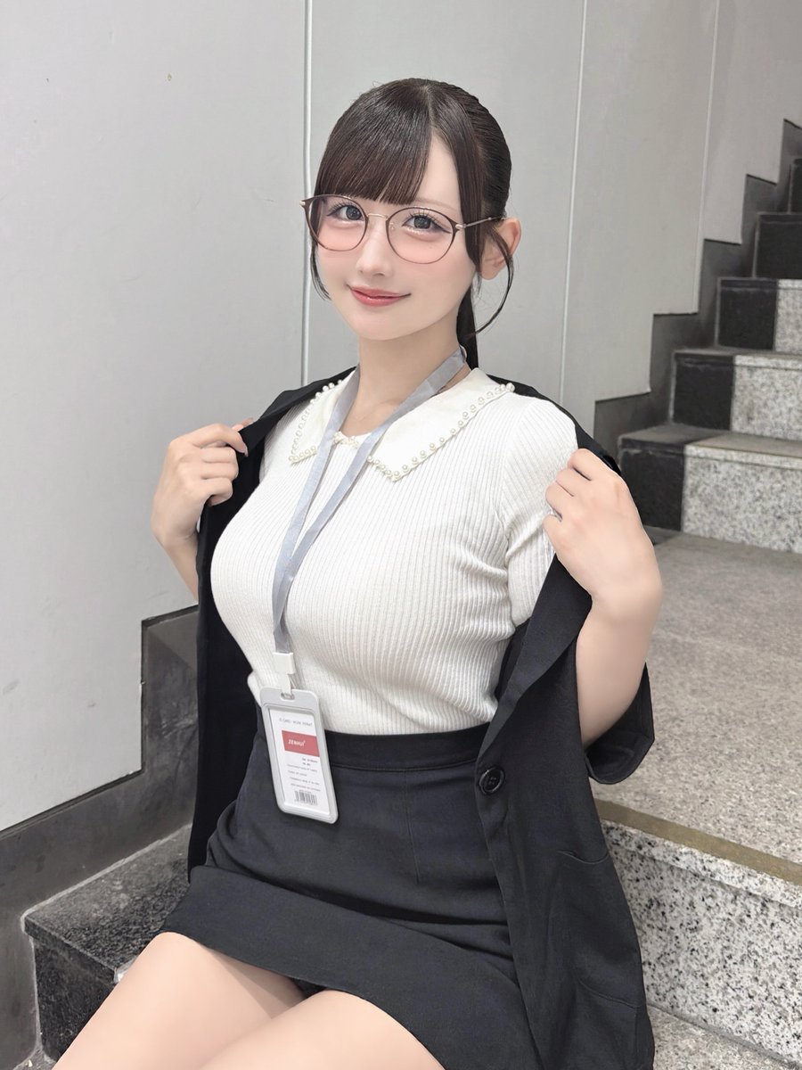 HARE_moka_'s tweet photo. もか先生好き…ですか？ https://t.co/Oke4Yc1Q2x