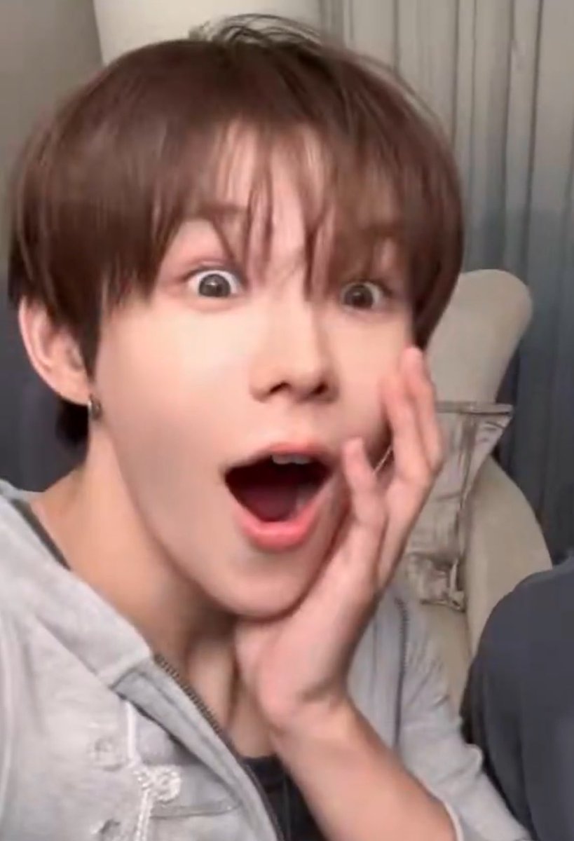 taroluvly's tweet photo. 🦦😱 https://t.co/YuvcFpFD7O