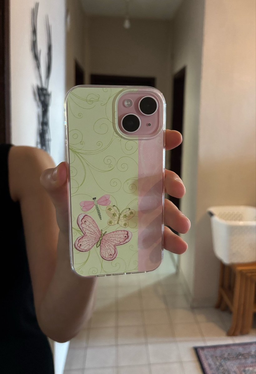 jhyvrs's tweet photo. Fark etmeden peach doll gibi kılıf almışım 😜 https://t.co/aIw54ylWRp