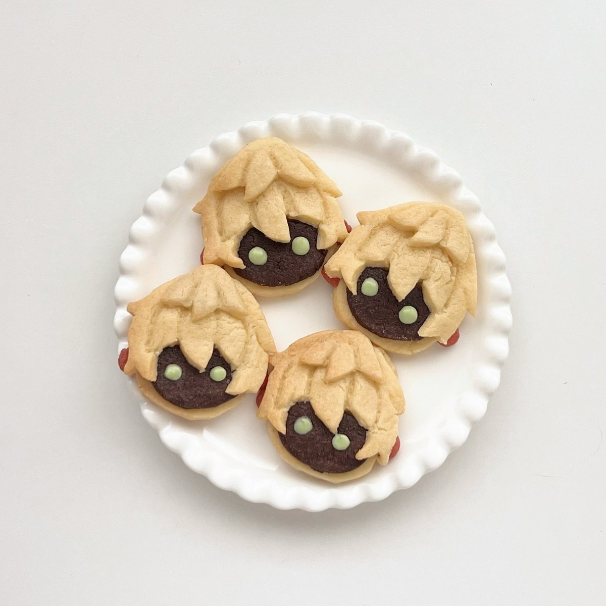 47mofu's tweet photo. before⇒after📺🍪 https://t.co/cs9AWZftoF
