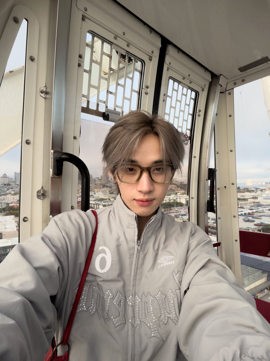 hnshikrit's tweet photo. this face card should be illegal !! how can someone so beautiful as he is?! https://t.co/9MPgMwAsdU