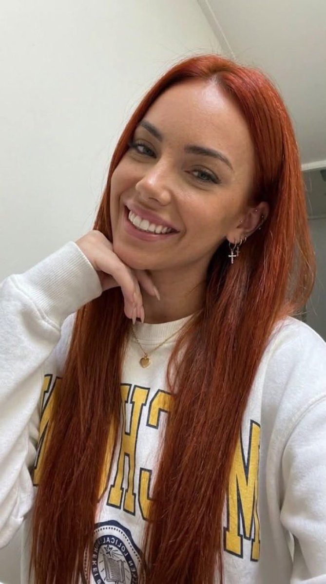 Arisha2ru's tweet photo. I'm 25 years old, and I'm a redhead woman👩‍💼 who's very comfortable in my own skin, and I embrace it without hiding, I'm natural https://t.co/CbFguSp5rk