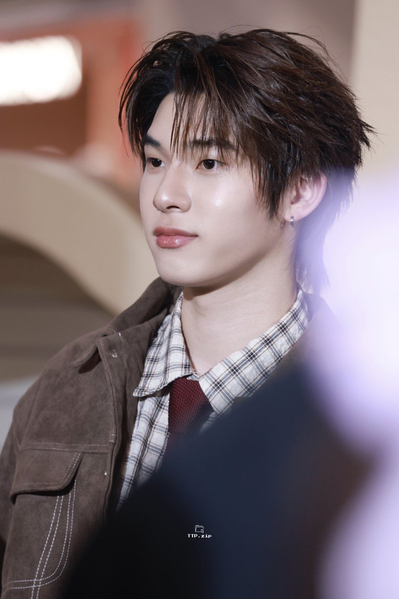 TTP_zip's tweet photo. 𖤐ˊ˗ 260903

หล่อโครตๆ

#twnpich 
TEETEEPOR DISNEY EXPO 
#DTXxตี๋ตี๋ป๋อ https://t.co/f5gSnBD0pc