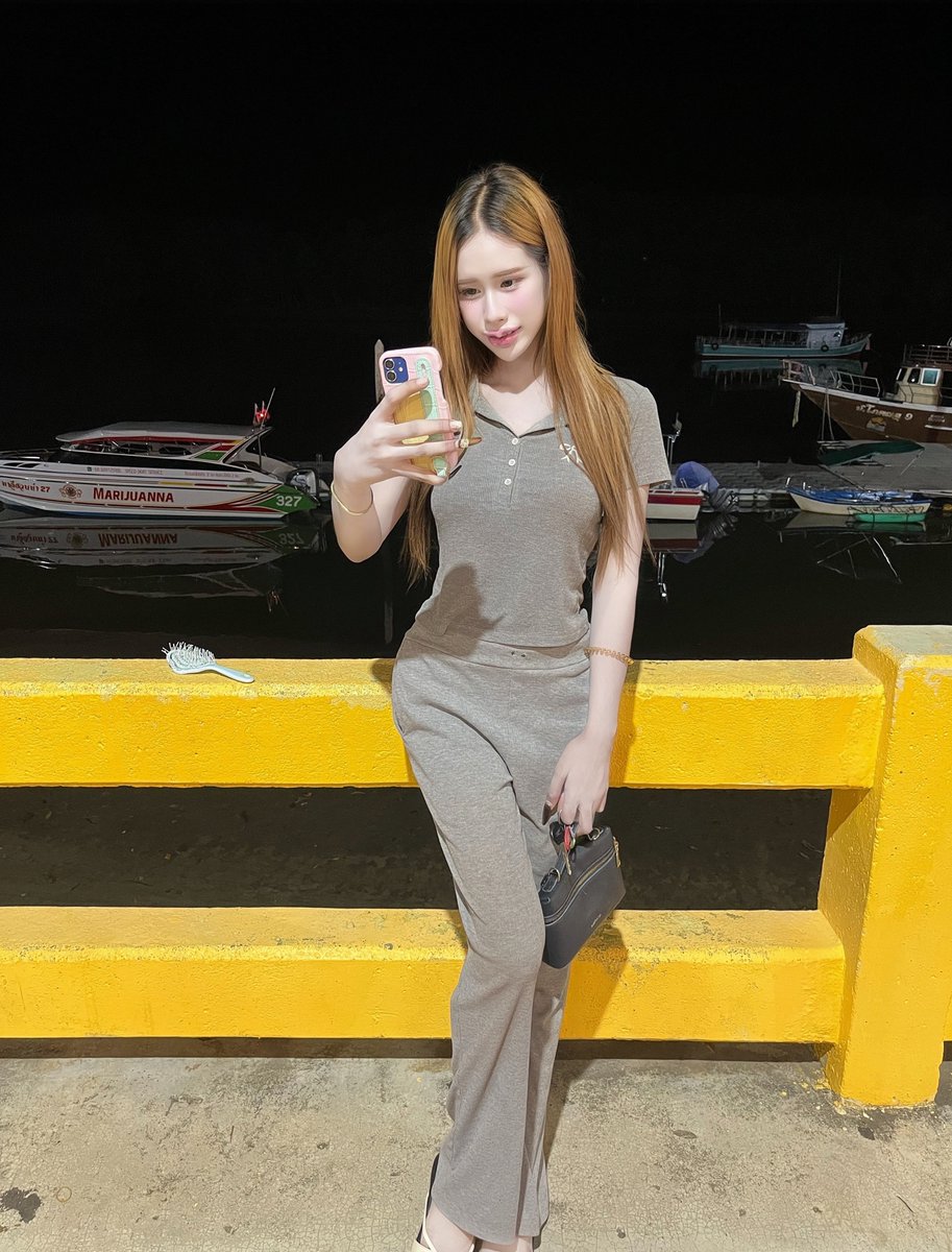 Bn59t7's tweet photo. หาค่าขนม🥹 #กระบี่ #เหนือคลอง #เมืองกระบี่ https://t.co/6CI1gm9DJV