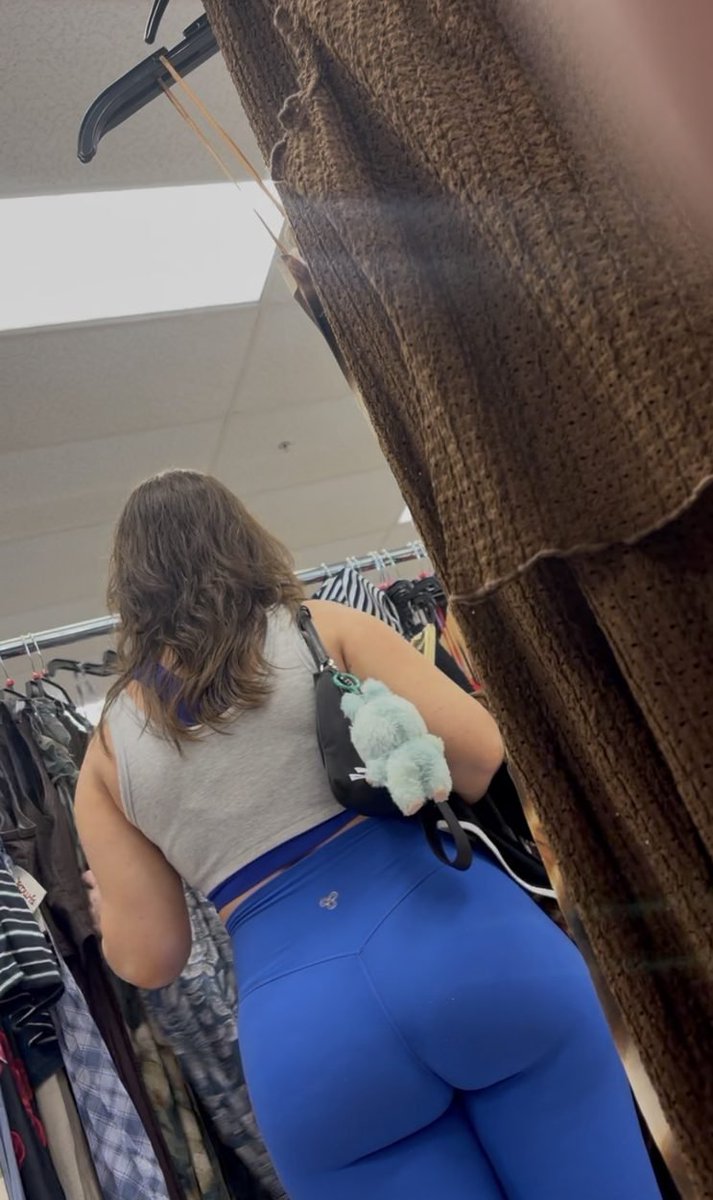 manuelitoneto_'s tweet photo. What a delicious ass #candids #creepshot #candid -> MORE IN BIO📷 https://t.co/fPEGQEjDf1