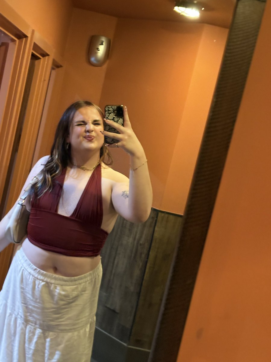 Goddesstillyxo's tweet photo. I have the day off work today and I need a sub to use! Who is going to be the lucky one? 

Findom femdomme transfindom transfemdomme https://t.co/gltxKr82ke