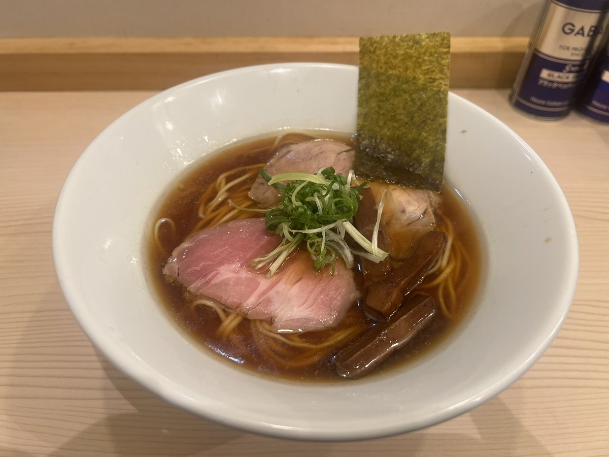 yoseromax's tweet photo. ラーメンLabろじっくー☺️
#ラーメン
#醤油ラーメン https://t.co/kfuJNUjL8C