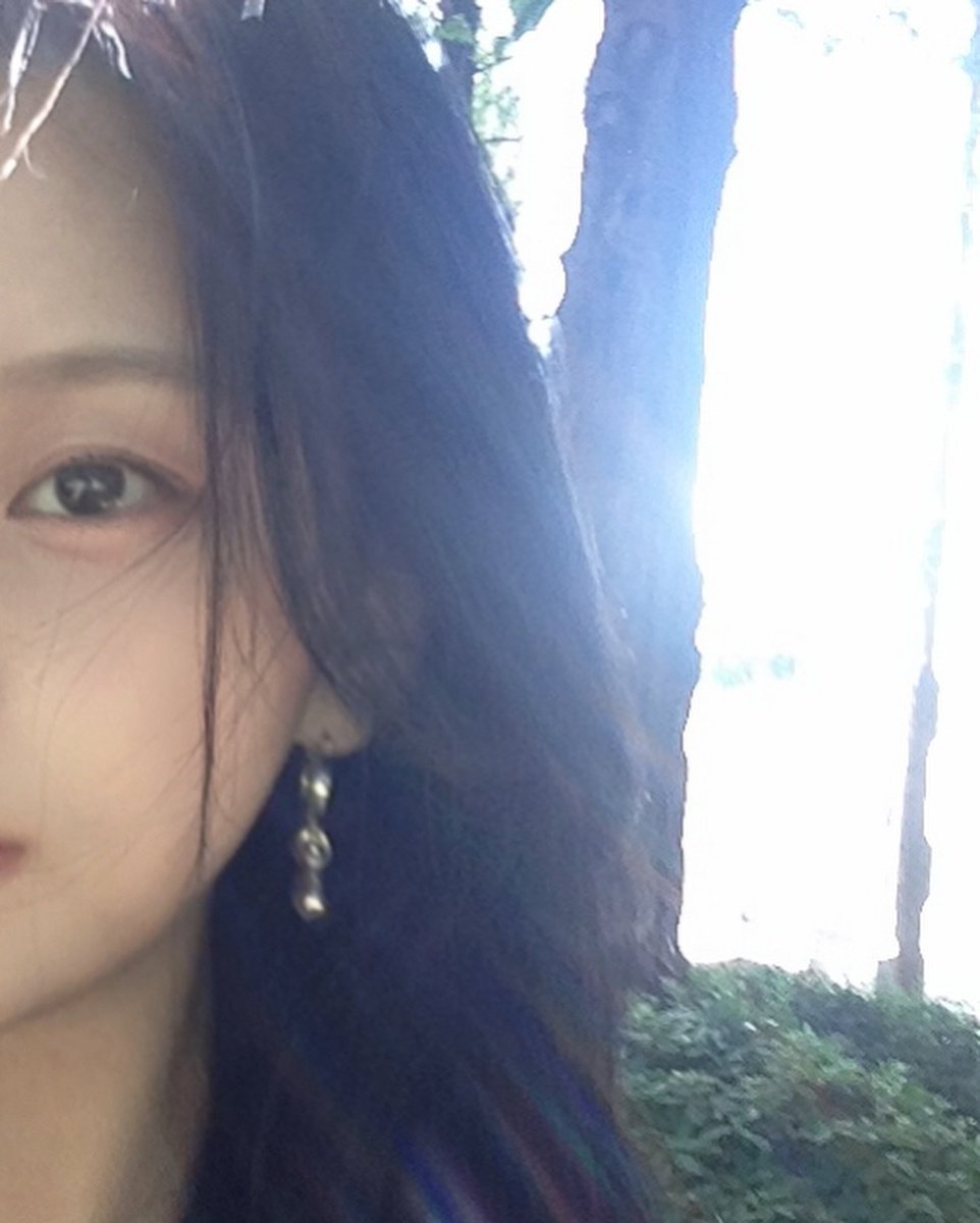 Girlfriend_News's tweet photo. 2026.9.3 엄지 인스타 게시물 (1)
#여자친구 #버디 #비비지 #나비 #엄지 https://t.co/sBTUZzeVEI