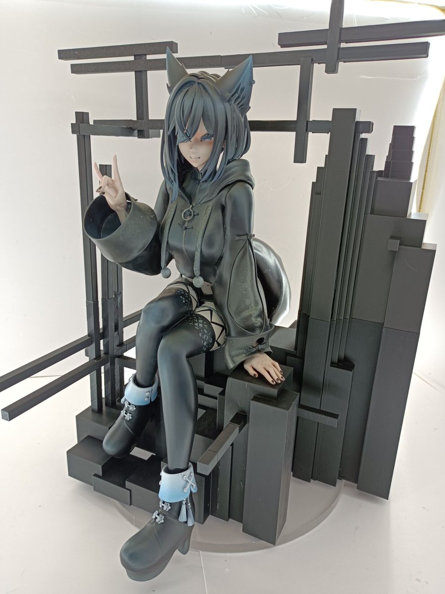 corpseZX's tweet photo. ラシューシャのフィギュア完成しました
全体黒色がメインで結構彩りに困りました
#Lasyusya #VRChat #VRC #CustomFigure #Figure #ラシューシャ https://t.co/8oBps5ZedP