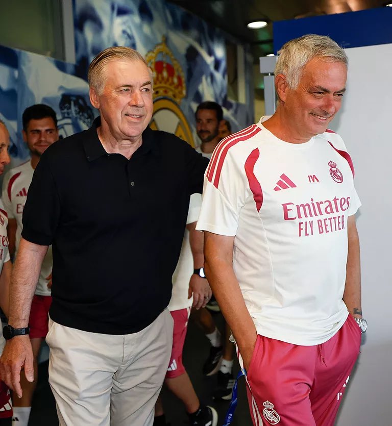 SeputarMadrid's tweet photo. Carlo Ancelotti berkunjung ke Valdebebas hari ini. 🤍👋😍 https://t.co/xjx295h6HV