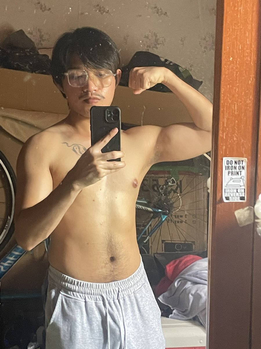 Frieren_zone's tweet photo. 💪🤓 https://t.co/yQwbYbQXZo