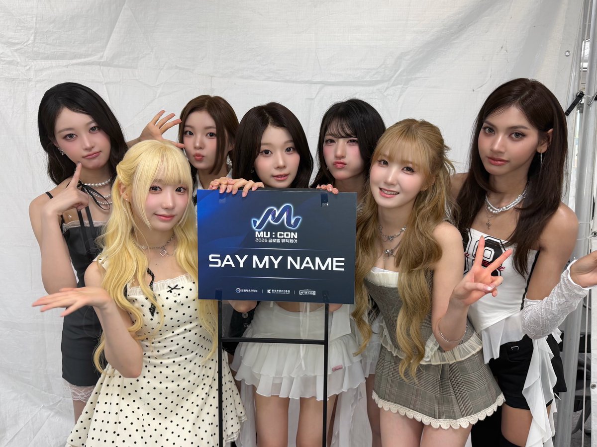 sa2m2nam3's tweet photo. [#SMN_BEHIND] #MUCON

떨리는 무대 위였지만
우리 LOVvmE가 있어
무사 완료 😳💪🏻

#SAYMYNAME #세이마이네임 #SMN #セマネ https://t.co/7rGQTGh983
