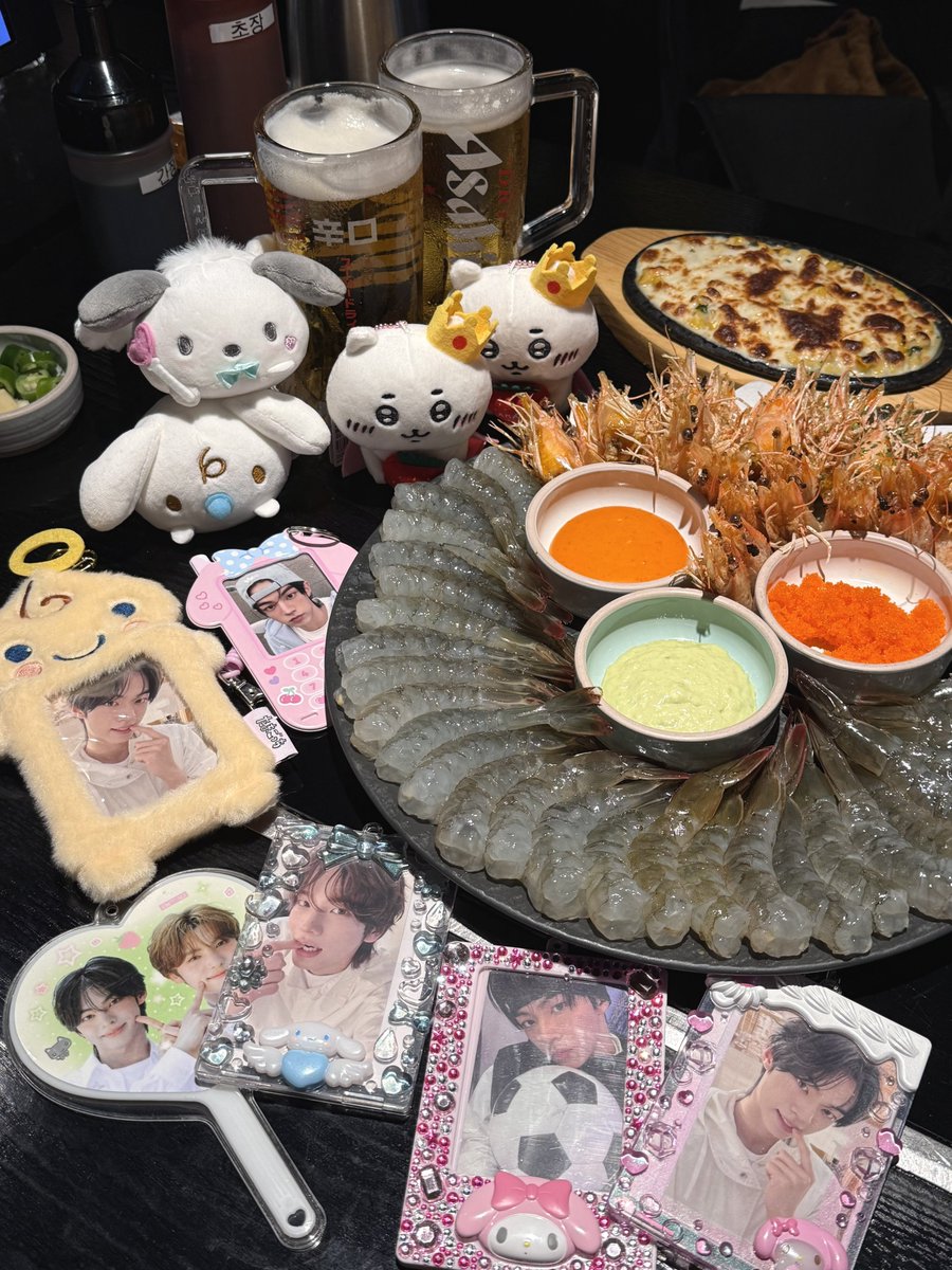bbangS2i's tweet photo. 생새우를 신유오빠만큼 먹음 😋💕💕 https://t.co/MIWsVMweel