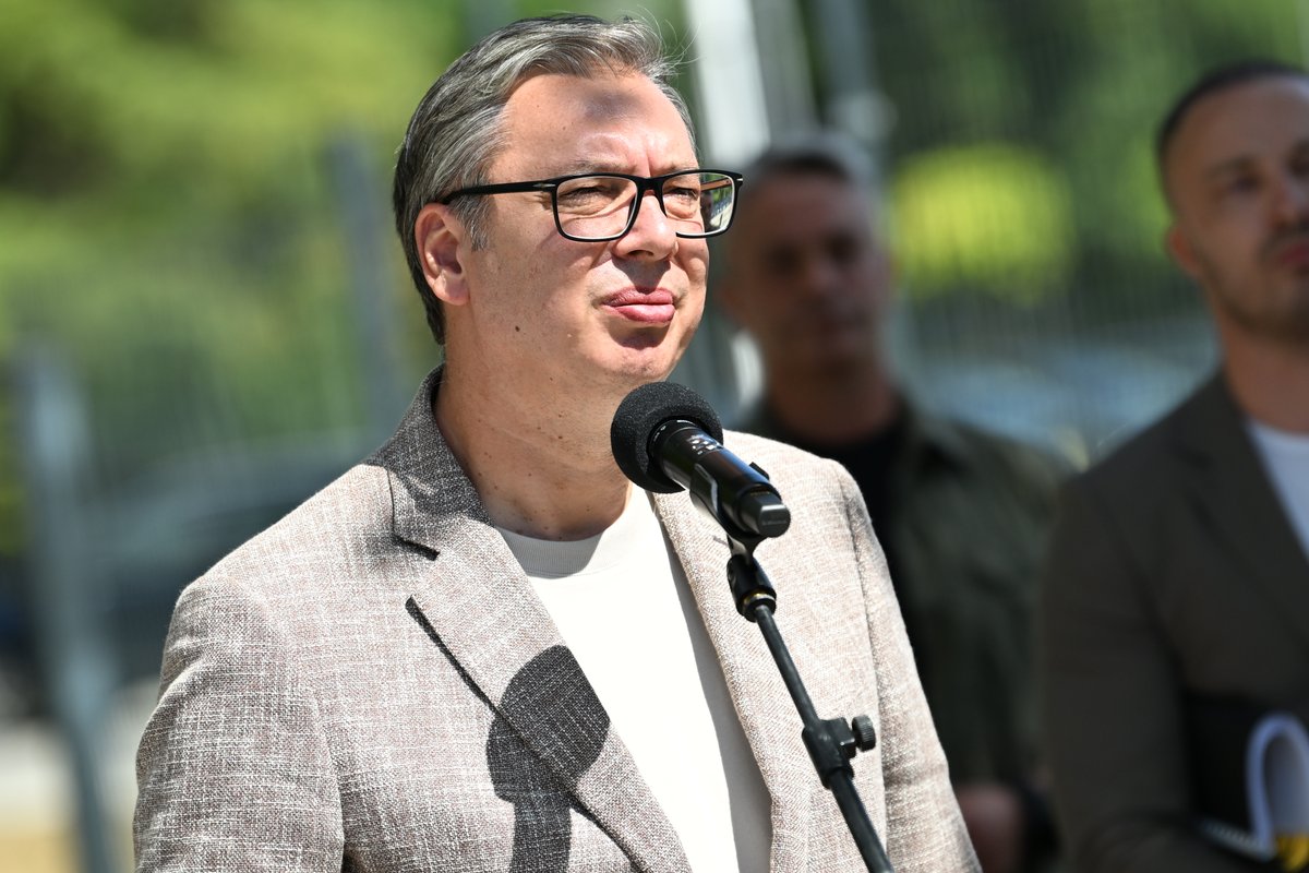 sns_srbija's tweet photo. Председник Вучић @avucic изјавио је данас у Ади да ће, што се више буде улагало у туризам, већи број људи долазити из иностранства, као и да ће већи број наших грађана проводити време у земљи.
https://t.co/U75b4rBbdD https://t.co/sIT86bvugV
