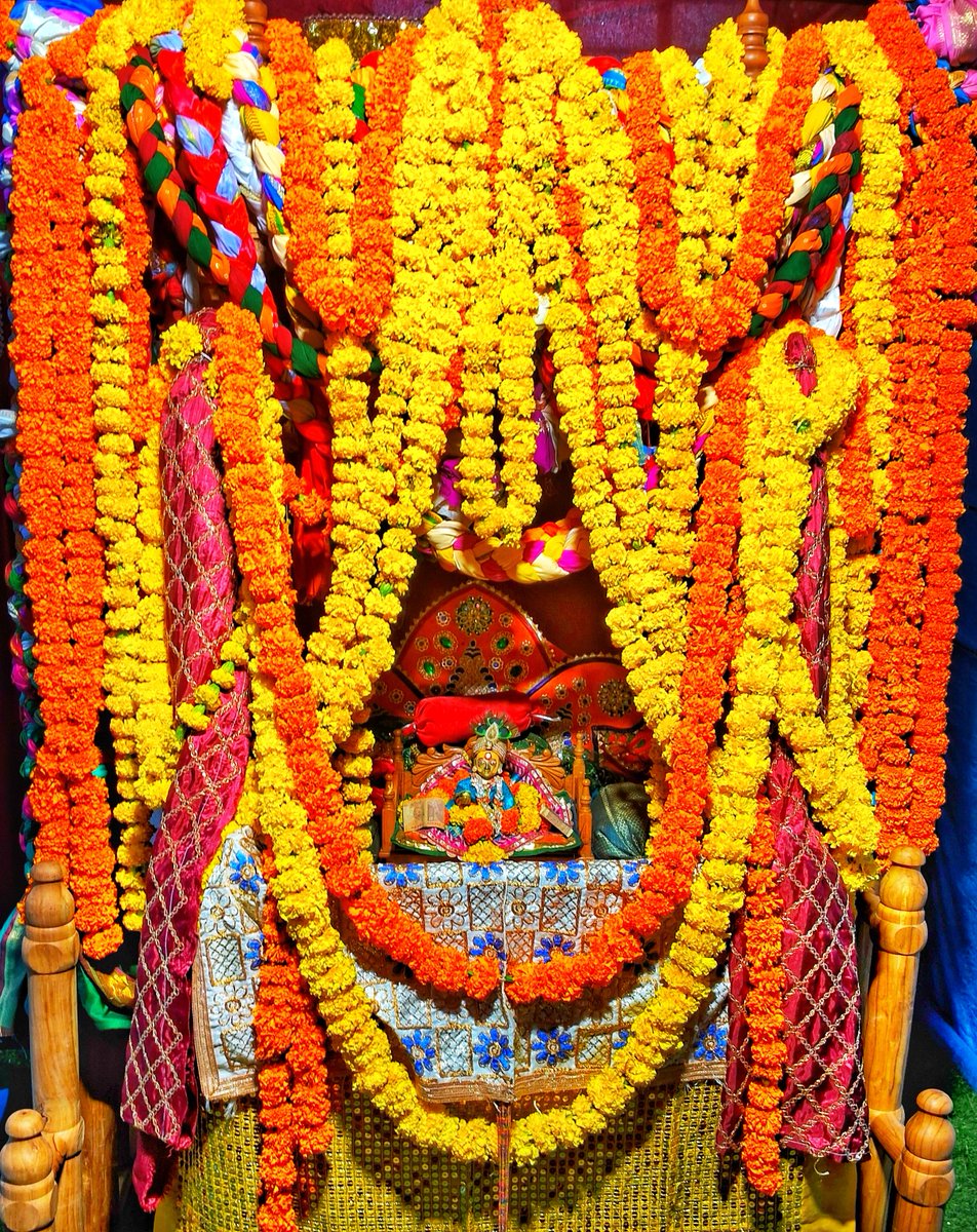 Somnath_Temple's tweet photo. श्री गीतामंदिर (गोलोकधाम), प्रभासक्षेत्र - गुजरात (सौराष्ट्र)
दिनांक: 03 सितंबर 2026, श्रावण कृष्ण सप्तमी - गुरूवार
सायं श्रुंगार
092610870

भगवान कृष्ण एवं बलदाऊ के देहोत्सर्ग तीर्थ पहुंचने के लिए लोकेशन लिंक:🛕📍https://t.co/xFKElh2DKc

Whatsapp Channel Daily Darshan https://t.co/sndKP0eWUS
