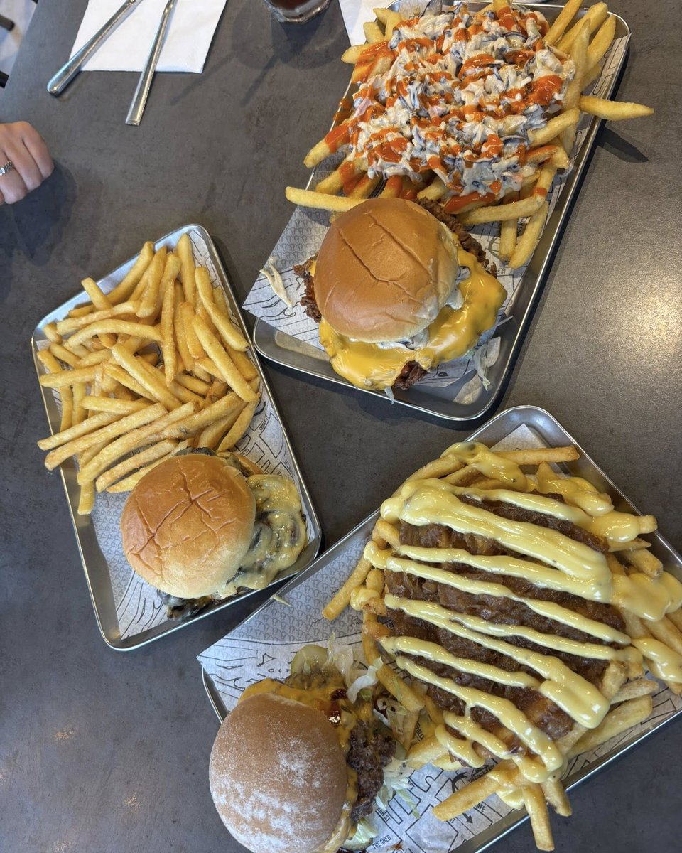 GarthKempkens's tweet photo. Delicious as always—the best burgers in Scarborough by far. Fabulous gluten-free options are clearly marked, with more available on request. And those truffle &amp; onion fries... https://t.co/oDVDgF5Qz1