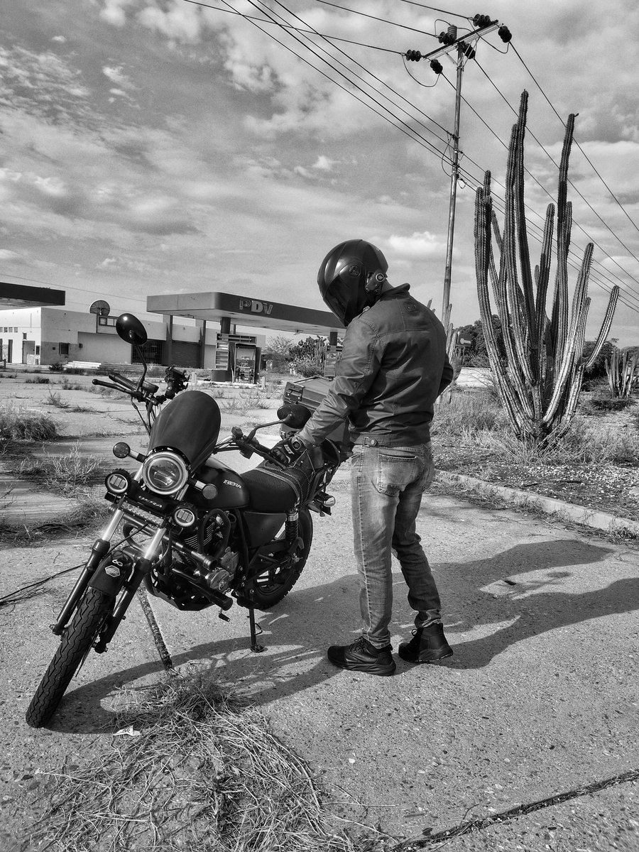 Fran_Romero's tweet photo. Mi corazón un pueblo fantasma https://t.co/TOQWPP4PMG