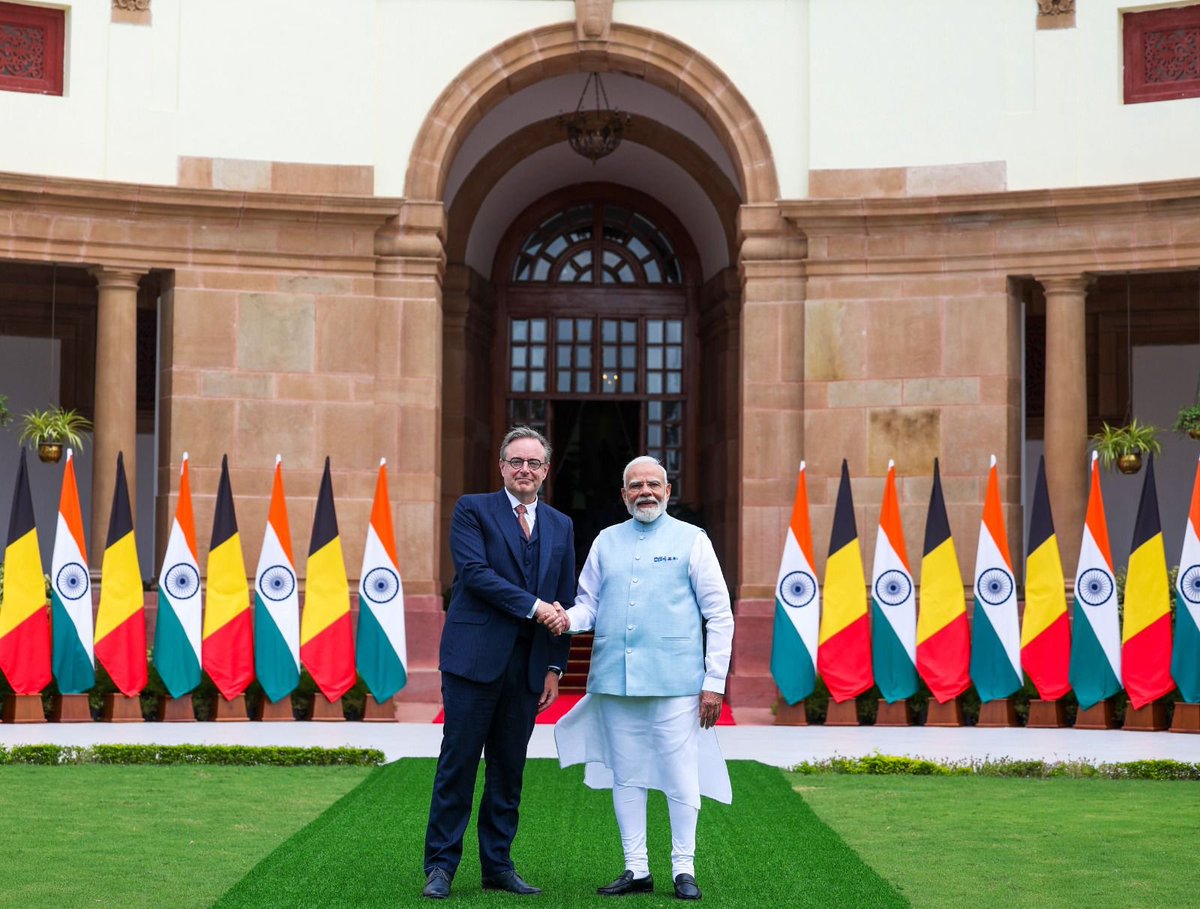 narendramodi's tweet photo. India-Belgium ties are entering an ambitious new phase.

Today, during the talks with PM Bart De Wever, we agreed to deepen cooperation across trade, defence, clean energy, critical minerals, semiconductors, research and talent mobility. 

We have also established an Investment Fast-Track Mechanism for Belgian companies and will work towards doubling bilateral trade over the next five years.

With the India-EU FTA opening new possibilities, the India-Belgium partnership is well placed to deliver greater prosperity and opportunity for the people of our nations.

@Bart_DeWever