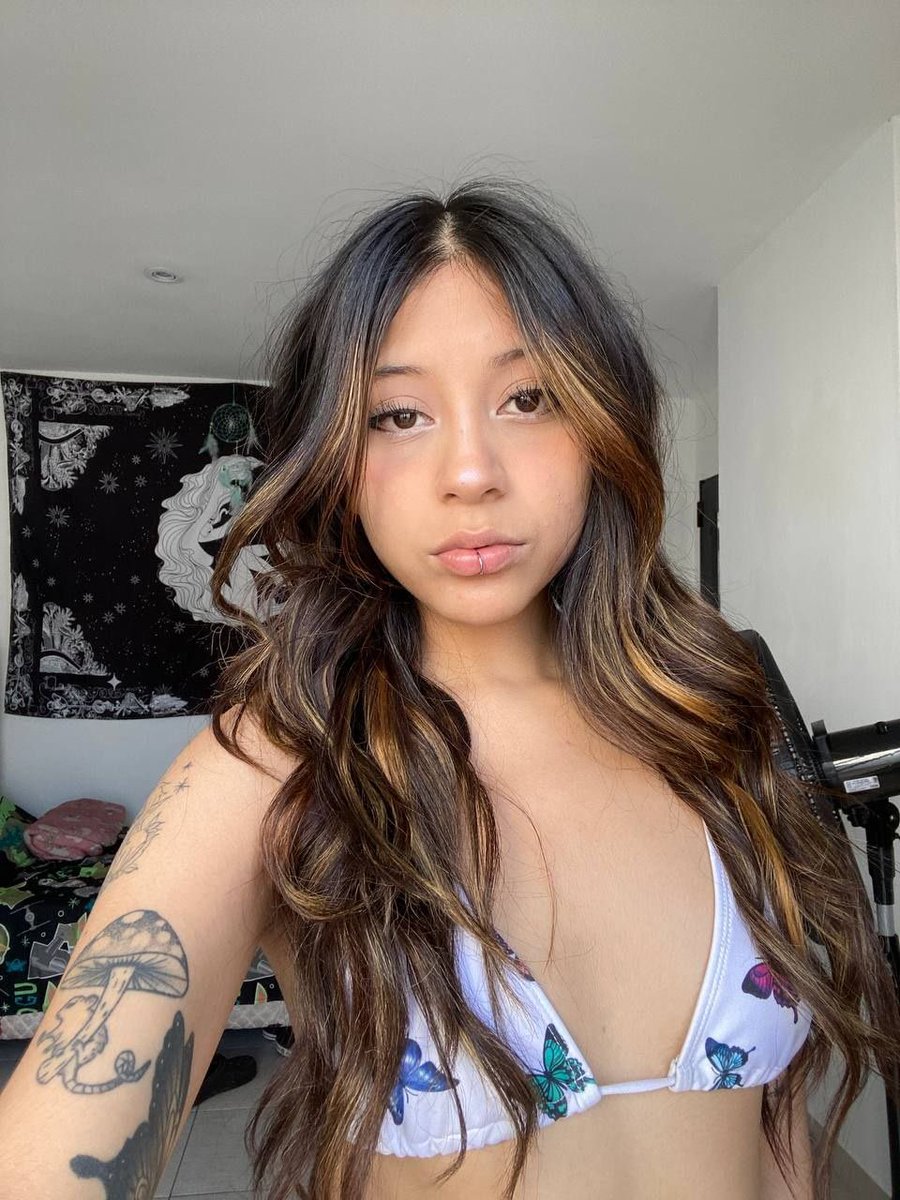 abbynoet's tweet photo. Feeling cute today https://t.co/bcJ6C44E5K
