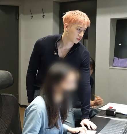 DaisyFl62's tweet photo. focused producer chan in that juicy black fitted shirt 🫦

#bangchan https://t.co/gz0g6ptvyF